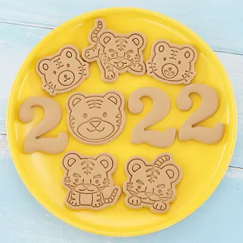 2022 Nový Rok Cartoon 3D DIY Cookie Cutter Plastové Pressable Cookie Formy Cookie Zdobenie Pečiva Príslušenstvo Cookie Nástroje